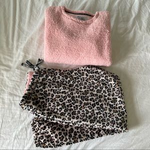 Muk luks pink & leopard lounge pajama set